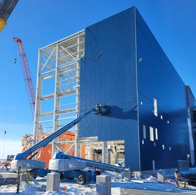 East end process plant - steelwork and cladding. (CNW Group/Equinox Gold Corp.)