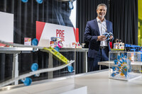 Christian Ulrich, Spokesperson of the Executive Board at Spielwarenmesse eG, with some of those nominated for the 2023 ToyAward, the winners of which will be chosen at the PressPreview on Tuesday. (PRNewsfoto/Spielwarenmesse eG)
