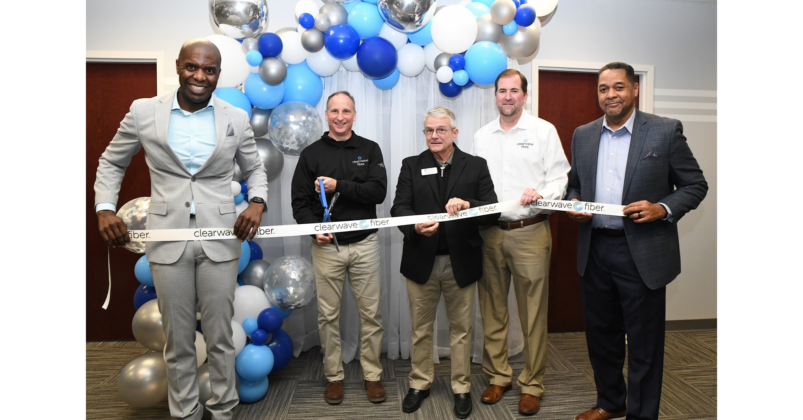 Clearwave Fiber holds ribbon cutting celebration with opening of