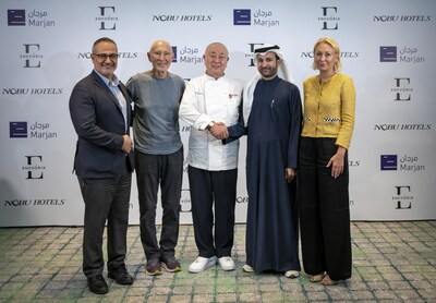 Cerimônia de assinatura Enevoria, Al Marjan e Nobu Hospitality, da esquerda para a direita: Tariq Bsharat - diretor de estratégia e desenvolvimento de negócios da Marjan, Meir Teper - fundador e sócio da Nobu Hospitality, Chef Nobu Matsuhisa - fundador e sócio da Nobu Hospitality, Abdulla Al Abdouli - CEO da Marjan, Marina Rudneva - sócia-gerente da Enevoria Development