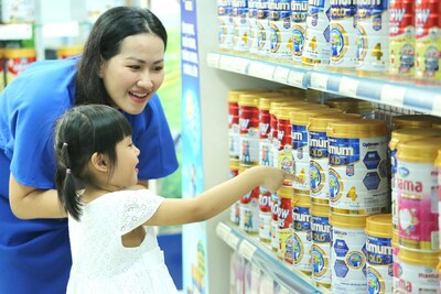 Vinamilk is now the first brand in Asia to own fresh milk and baby formula with certifications and awards from the Clean Label Project