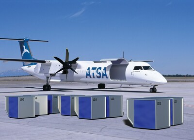 Conversión de Dash 8-400 de ATSA a carguero con puerta de carga grande (CNW Group/De Havilland Aircraft of Canada)