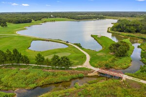 When contemporary meets country: A Texas ranch of uncommon luxuries (private golf course included) comes to market by leading team at top brokerage in North Texas