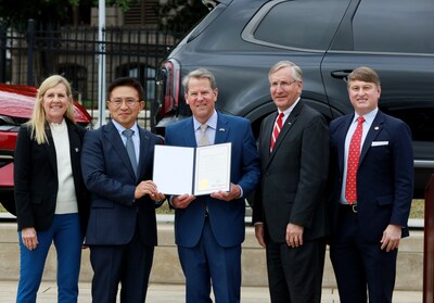 Left to Right - Marty Kemp, First Lady of Georgia.  Sean Yoon, President and CEO of Kia North America and Kia America. Georgia Governor Brian P. Kemp. Countess Stuart, president and CEO of Kia Georgia; Pat Wilson, Director of Economic Development, Georgia;