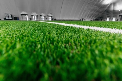 The specific turf system at Nissan Stadium installed by Hellas Construction includes Matrix Helix® monofilament turf and a Cushdrain® shock pad, which can both be found at the Titans indoor practice facility in Nashville, Tennessee as well.