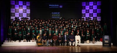 400+ students from Whistling Woods International graduated in the presence of Mr Jeetendra & Mr Leslee Lewis.