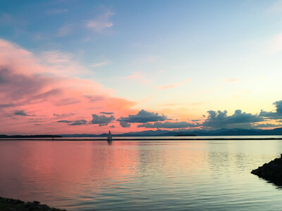 Coucher de soleil sur le lac Champlain, à Burlington (VT). 
Source : Shutterstock (Groupe CNW/Commission mixte internationale)