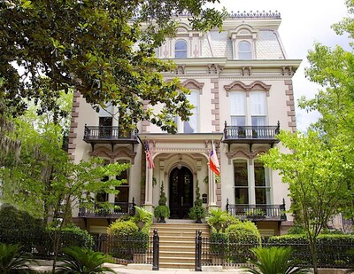 Hodges Ward Elliott Arranges Sale of Hamilton-Turner Inn in Savannah, GA