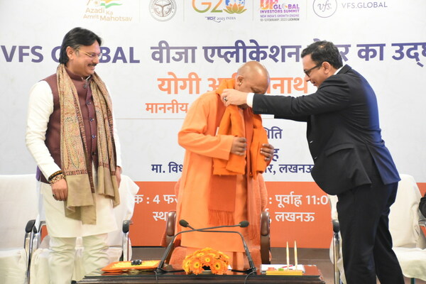 Honourable Chief Minister Yogi Adityanath (Centre) with Dr. Rajeshwar Singh (Left), MLA Sarojini Nagar and Mr. Zubin Karkaria (right), Founder and Chief Executive Officer, VFS Global at the VFS Global Joint Visa Application Centre inauguration in Lucknow.