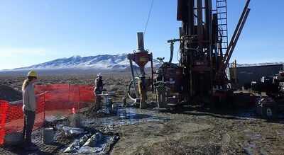 Drilling operations at the site of borehole GEM23-04, February 2023 (CNW Group/Nevada Sunrise Metals Corporation)