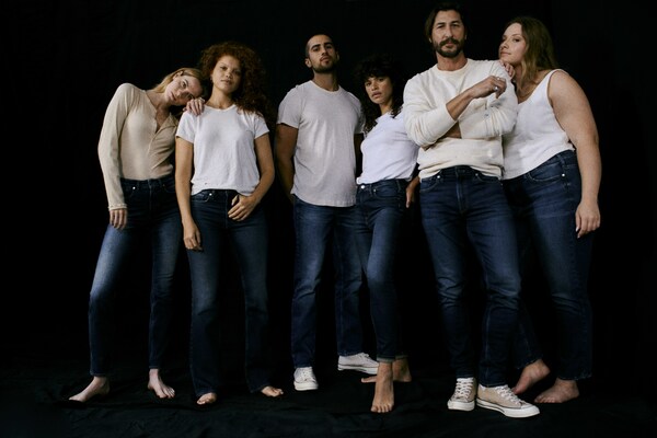 The revolutionary Silver Jeans Co.™ Infinite Fit jean moves with the body, providing ultimate freedom and comfort, thanks to the brand's revolutionary "Super Power Stretch" denim fabric that provides more than 90% elasticity, expanding and contracting for ultimate comfort with every movement.