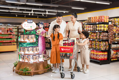 Consumers go shopping at WinMart supermarket