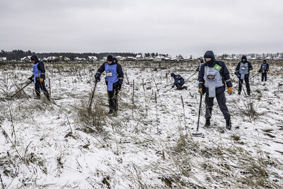 Bucha, Kyiv Oblast, Ukraine. Staff from the landmine clearance charity The HALO Trust clearing ground of unexploded ordnance (UXO) such as artillery fuses at Bucha, just outside Kyiv. ©Chris Strickland/HALO