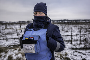 Bucha, Kyiv Oblast, Ukraine. Staff from the landmine clearance charity The HALO Trust clearing ground of unexploded ordnance (UXO) such as artillery fuses at Bucha, just outside Kyiv. ©Chris Strickland/HALO