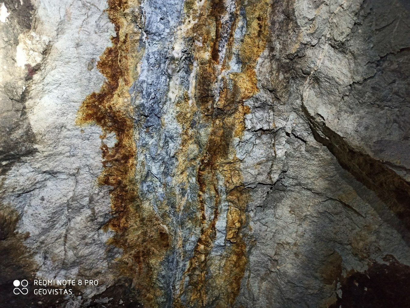 Figure 3: Example of Meteysaca structure exposed along the back of Level 480, displaying a banded quartz vein with visible galena, silver sulpho-salts, sphalerite, and secondary oxides. Field of view is approximately 2.00 m across. (CNW Group/Silver Mountain Resources Inc.)