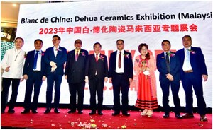 Xinhua Silk Road : Une exposition sur la porcelaine de Dehua suscite un engouement pour la céramique en Malaisie