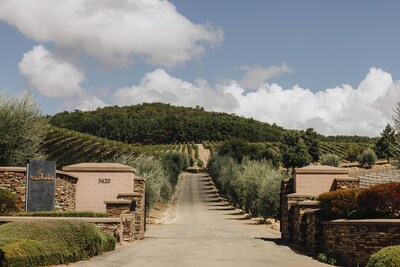 Jada Vineyard & Winery entrance on Vineyard Drive, Willow Creek