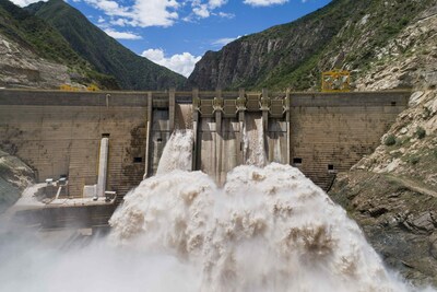 Reservoir and dam of the Cerro del Aguila hydroelectric plant. (PRNewsfoto/KALLPA)