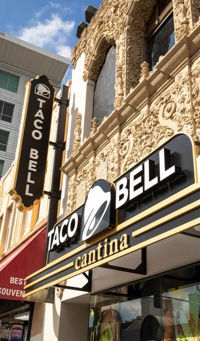 Roll out the purple carpet, as Taco Bell has opened its doors to its latest Cantina restaurant experience in the heart of Los Angeles, bringing the vibrant atmosphere to the iconic palm tree-lined, Hollywood Boulevard community. Now open, 6741 Hollywood Boulevard sits on a historic 1920s Hollywood property, once a bookstore known as a book lover’s haunt for movie stars, merging a “golden-age” design with modern, digital-only ordering and pick-up.