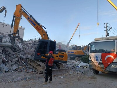 XCMG Machinery auxilia em resgate de emergência após os terremotos devastadores da Turquia. (PRNewsfoto/XCMG Machinery)