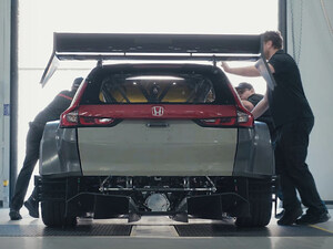 From the Honda Garage: 800 Horsepower Honda CR-V Hybrid Racer Project Revealed Soon