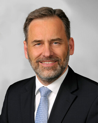Carsten J. Reinhardt