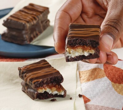Hostess® Kazbars™ combine layers of soft chocolate cake, crème, candy crunch and melt-in-your-mouth caramel or smooth chocolate fudge, covered in a rich chocolate-flavored coating and topped with a delightful drizzle.