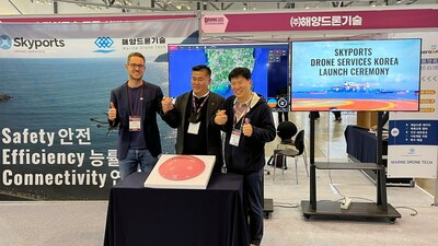 The announcement was made today at the Korea Drone Show in Busan, with key company representatives Mr Alex Brown (far left) and Mr Hwang Eui-Cheol (far right) in attendance. The occasion was also graced by special guest Mr Kim Sangwook (middle), Data Information Statistics Team Leader, Smart Information Department, Yeosu City. 
Photo Credit: Skyports Drone Services Korea