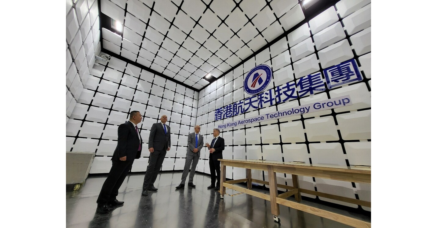 Chinesischer Botschafter besucht HKATG Satellite Manufacturing Center