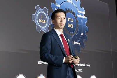 Mr. Peng giving a keynote speech at the Business Success Summit for MWC 2023