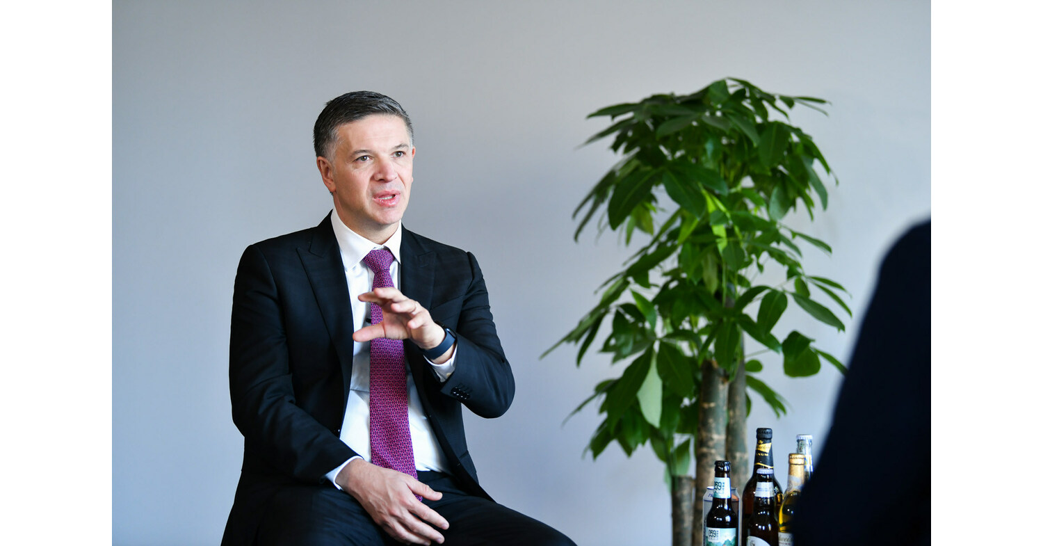 ABI's CEO: First Global Executive to Visit China's Minister of Commerce This Year - AB InBev Invests for a Future with More Cheers in China