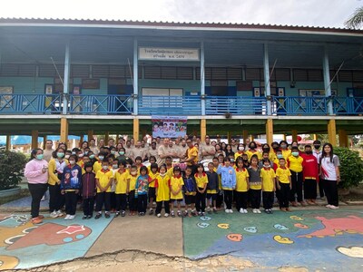 บริษัท ซีเอ็นเอช อินดัสเทรียล ช่วยโรงเรียนวัดฉัตรทอง จ.อยุธยา