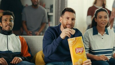 LAY'S DEBUTS WORLD PREMIERE OF FUN-FILLED FOOTBALL COMMERCIAL 