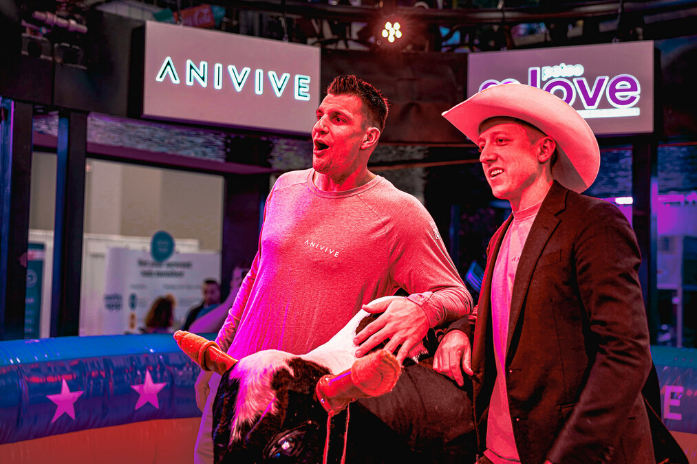 GRONK COMMITS $1 MILLION TO ANIVIVE FOR VALLEY FEVER VACCINES - Vimarsana News