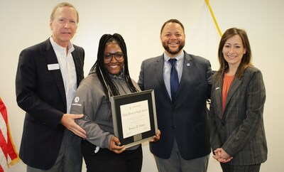 Points of Light Board Chair Neil Bush, FEMA Corps Team Leader Joanna Glover, AmeriCorps CEO Michael Smith and Points of Light Interim President and CEO Diane Quest at the milestone presentation of the 7,500th Daily Point of Light Award.