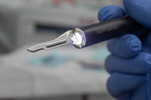 Floating Doctors to take Lumohs scalpels to remote parts of the world for surgical illumination