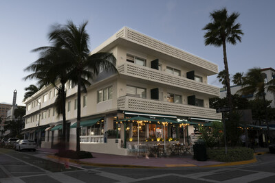 South Beach’s Iconic News Café to Reopen on Ocean Drive