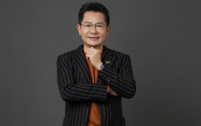 Dr. Chun-Cheng Wu, currently the President of “Jet-Go Consulting Group” and the Chairman of Strong Generation Association.