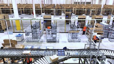 DB Schenker’s e-commerce logistics hub uses Geek+ robots to automate operations.