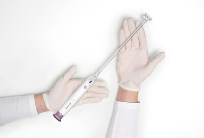 Carevix™ soft cervical stabilizer in user’s hands (PRNewsfoto/Aspivix SA)