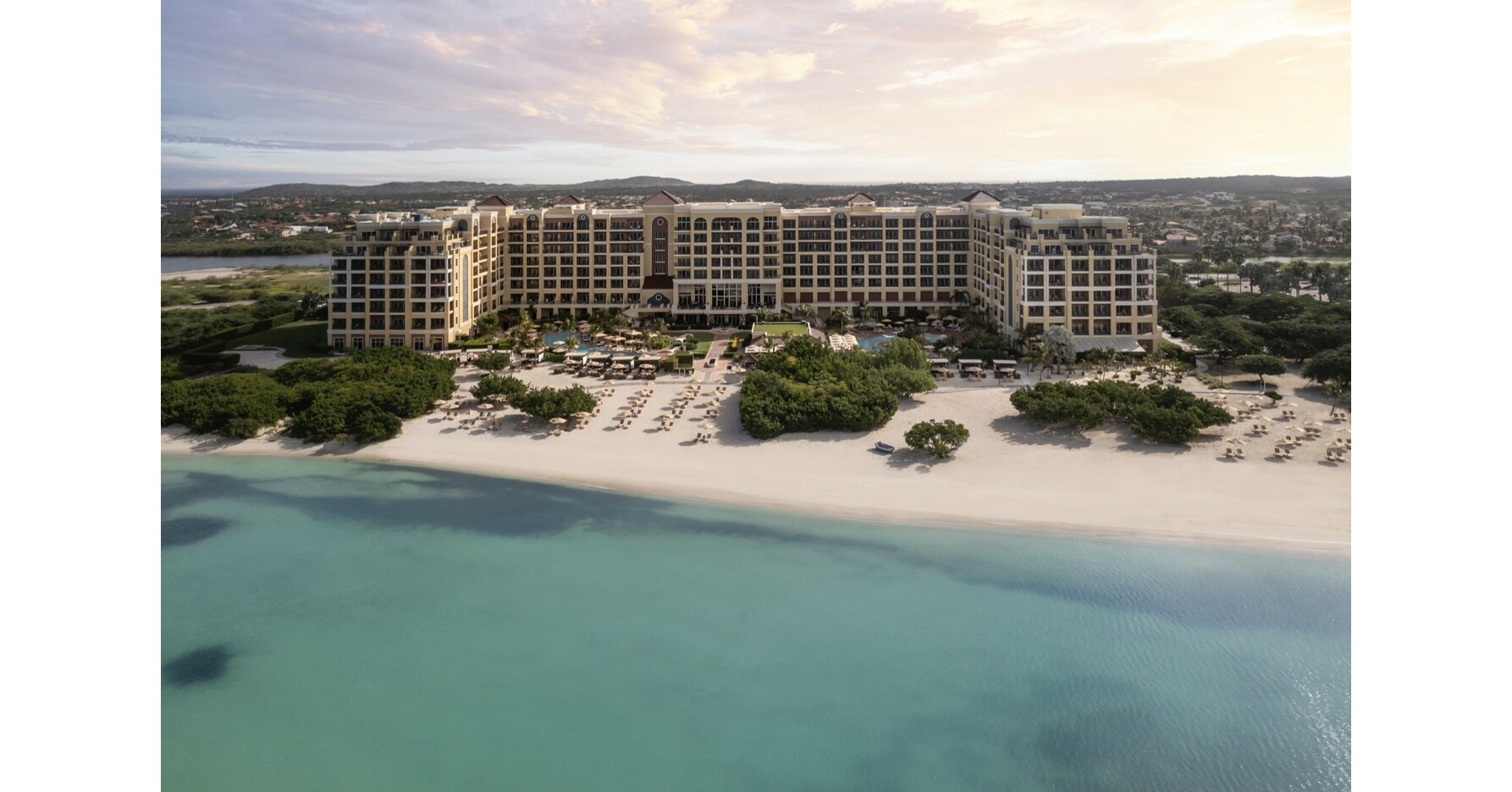 MARRIOTT INTERNATIONAL'S ARUBA BEACH RESORTS ANNOUNCE PACKAGES FOR