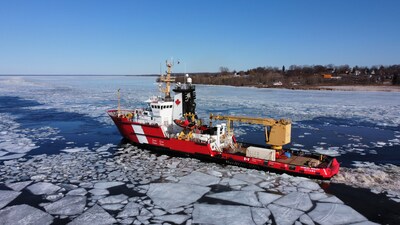 Canadian Coast Guard Vessel CCGS Samuel Risley in Midland, Ontario in March 2021. (CNW Group/Canadian Coast Guard)