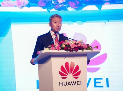 Zhang Yiming delivers his speech (PRNewsfoto/HUAWEI CLOUD)