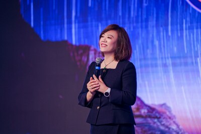Jacqueline Shi delivers her opening speech (PRNewsfoto/HUAWEI CLOUD)