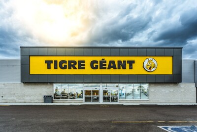 Giant Tiger Stores Limited a annoncé l’ouverture officielle d’un nouveau magasin à Montréal, au Québec. Le nouveau magasin Tigre Géant, d’une superficie de 18 000 pieds carrés, est situé au 6700, chemin de la Côte-des-Neiges. Il s’agit du cinquième magasin à Montréal, au Québec. (Groupe CNW/Giant Tiger Stores Limited)