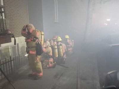 The risks of intoxication and the emergence of cancers are increasing for firefighters in their firefighting. (CNW Group/Regroupement des Associations de Pompiers du Qubec (RAPQ))