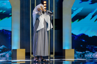 A Contestant Reminds Viewers of the Voice of a Famous Muezzin of the Grand Mosque in Makkah.