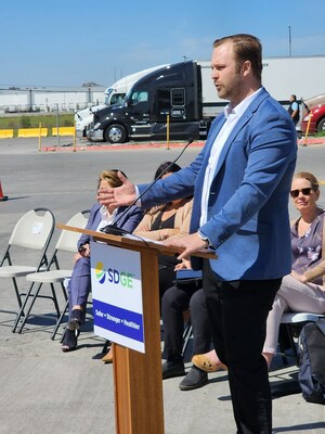 Chris Roberts, gerente del proyecto de carga de vehículos eléctricos de Truck Net (PRNewsfoto/San Diego Gas & Electric)