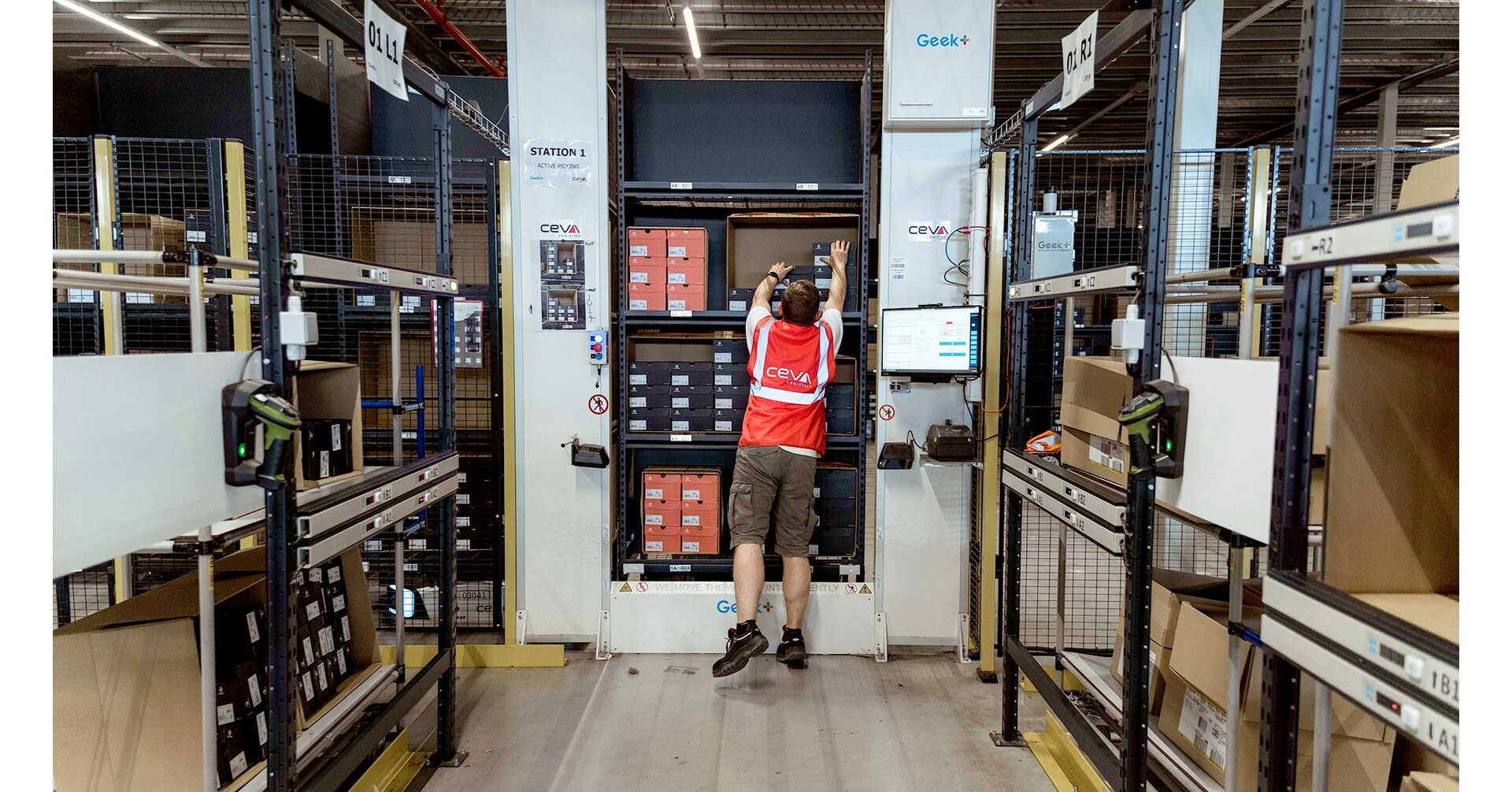 CEVA Logistics, Geek+ implementeerde een nieuwe AMR-oplossing op hun distributiesite in Grobbendonk in België