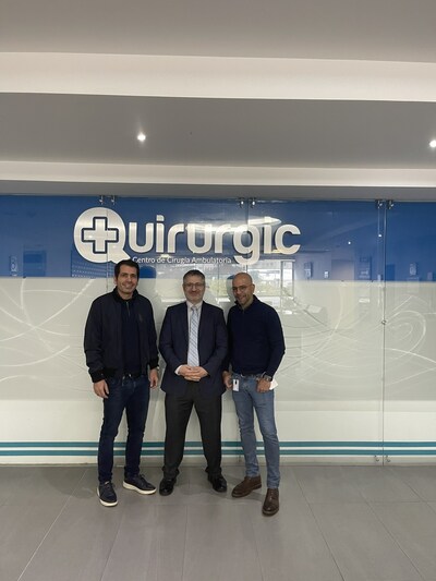 Dr. Abbasi and Dr. Nicola inside of the Quirurgic Surgery Center in Quito, Ecuador where the first OLLIF procedure was performed in South America.